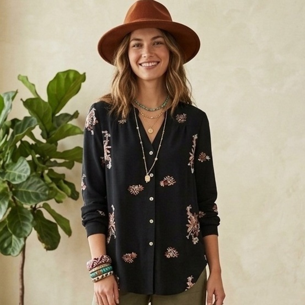 Fig and Flower Black Embroidered Floral Button Down Tunic Blouse S old lady core